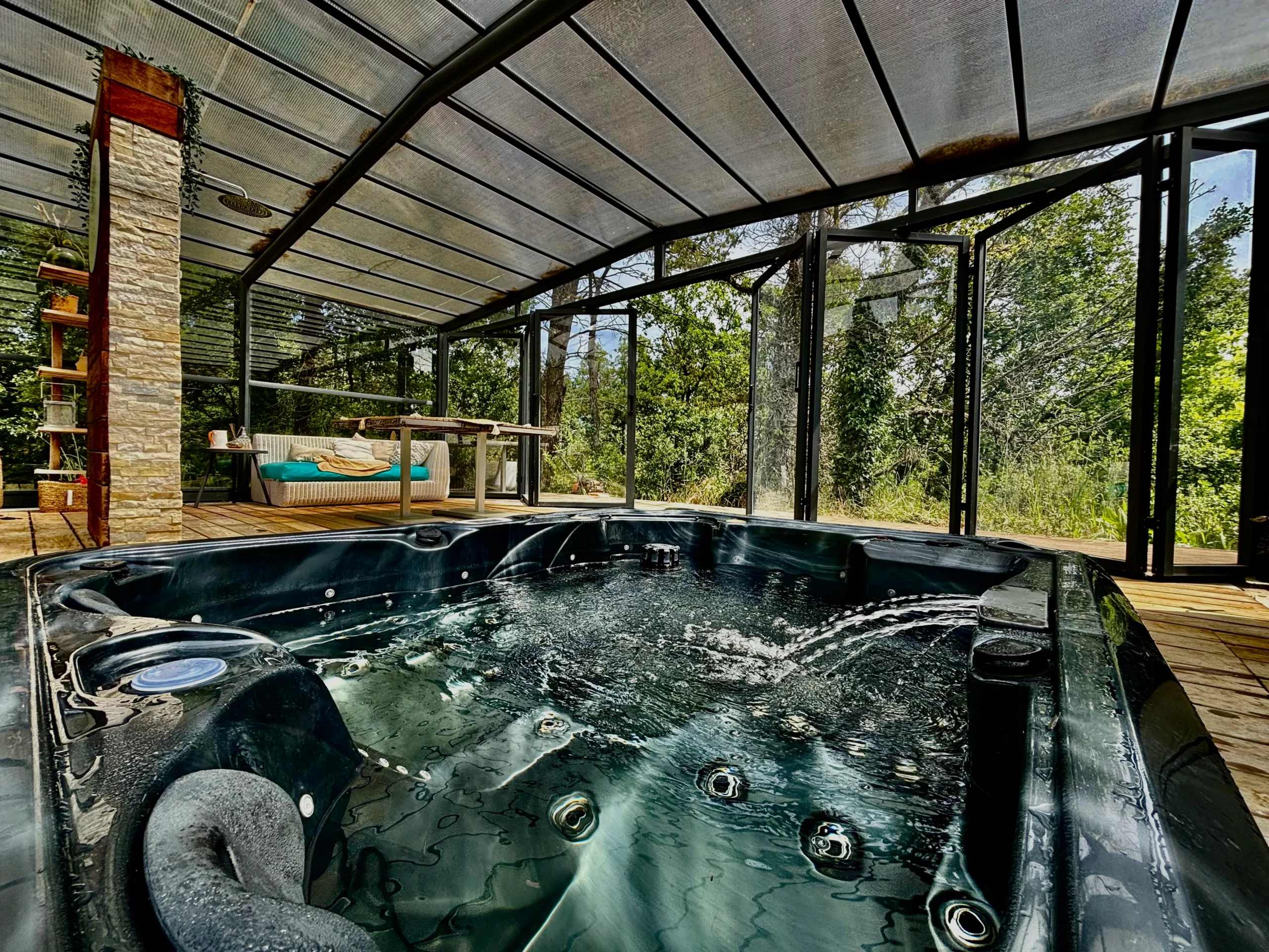 SPA vue proche des chambres d'hôtes à Saint-Maximin la Sainte Baume dans la Provence Verte