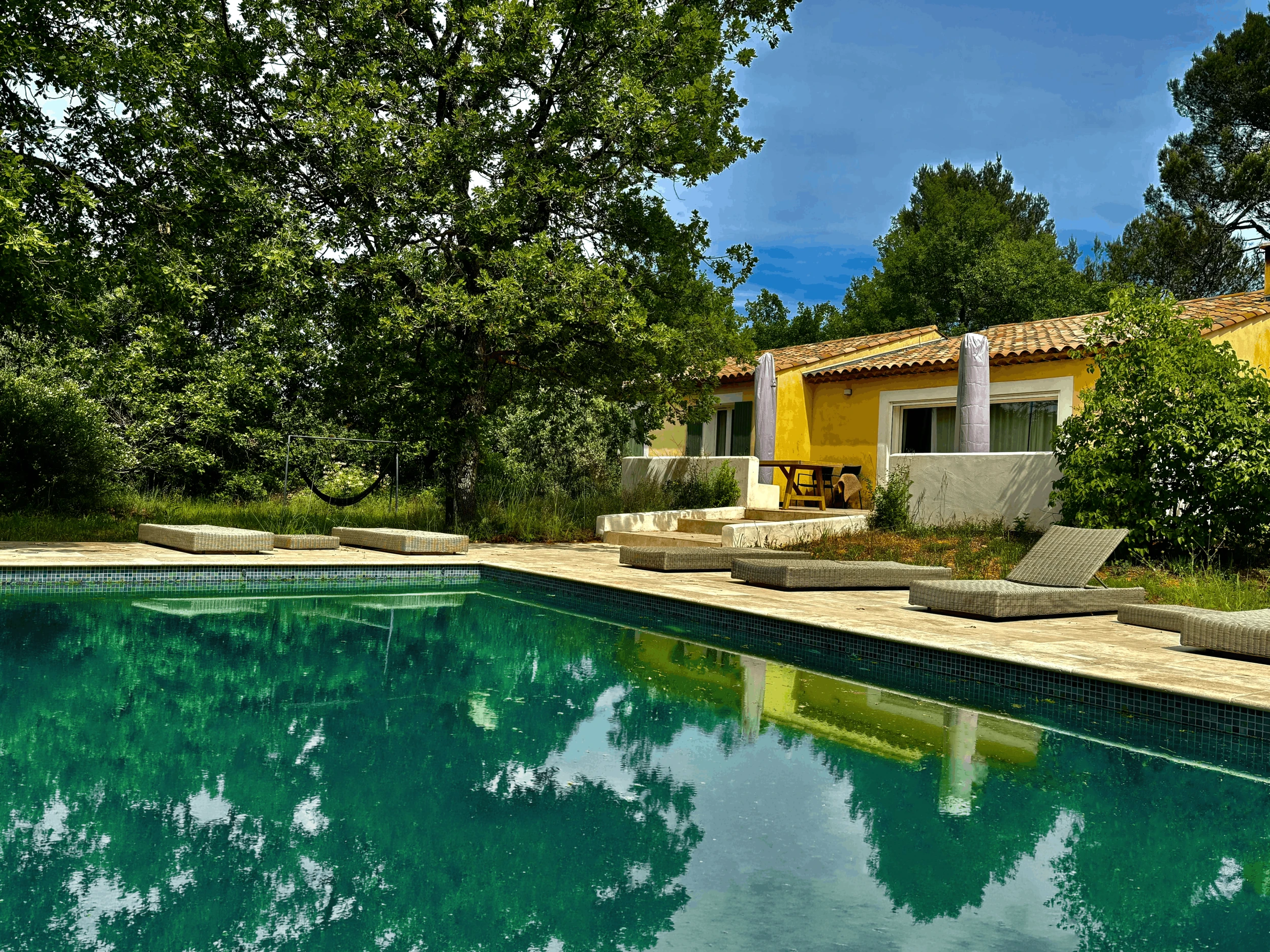 Piscine et villa à Saint-Maximin la Sainte Baume dans la Provence Verte